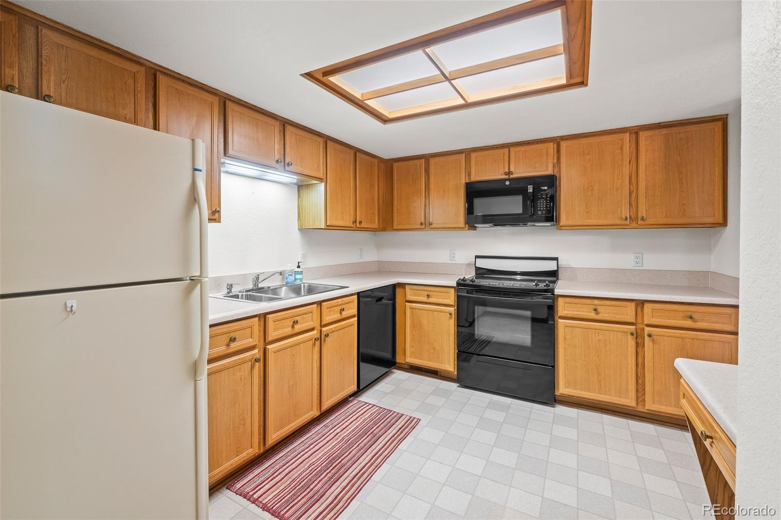 1417 W Lake Court