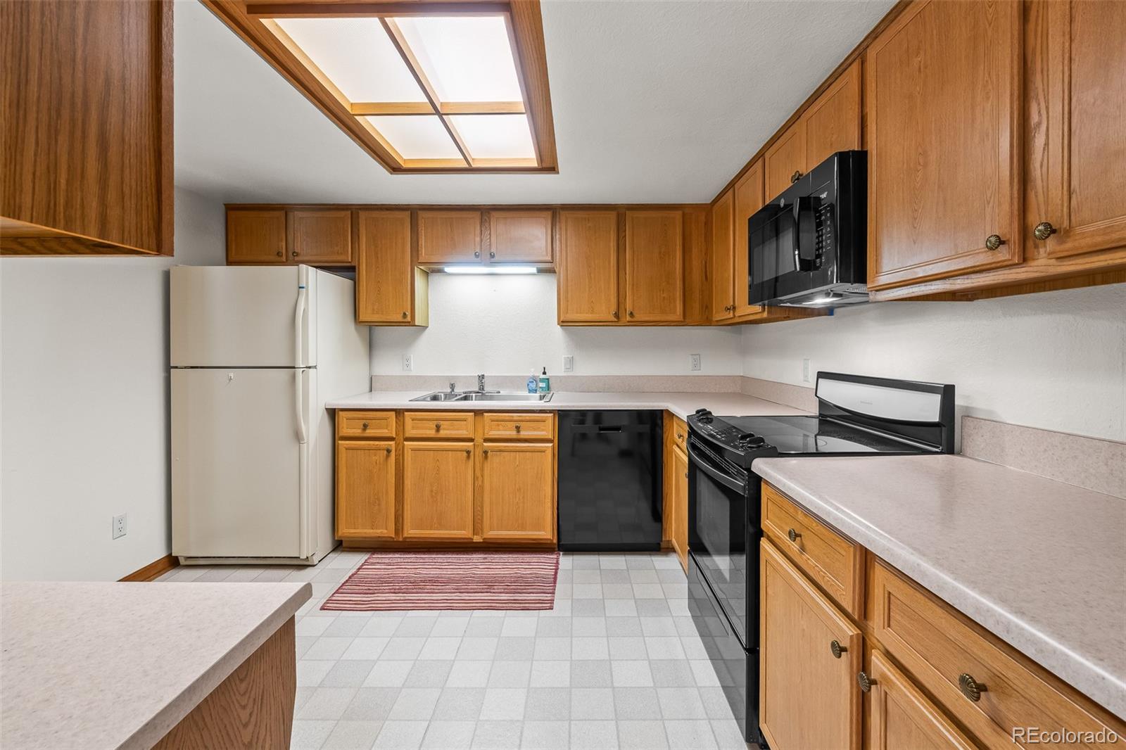 1417 W Lake Court