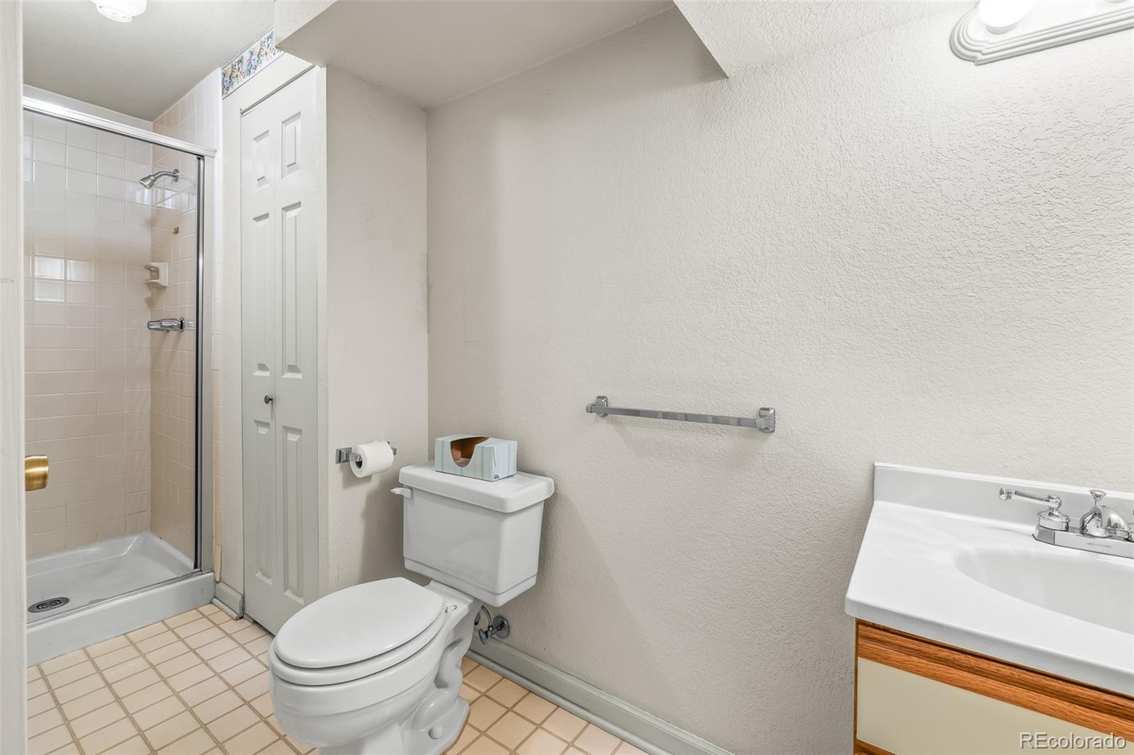 1417 W Lake Court
