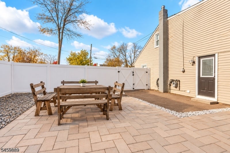237 Johnson Ave