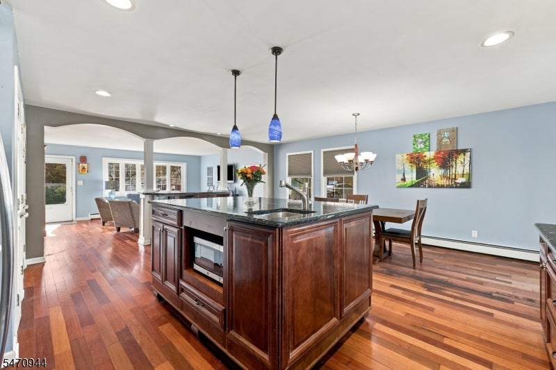 16 Hamilton Blvd