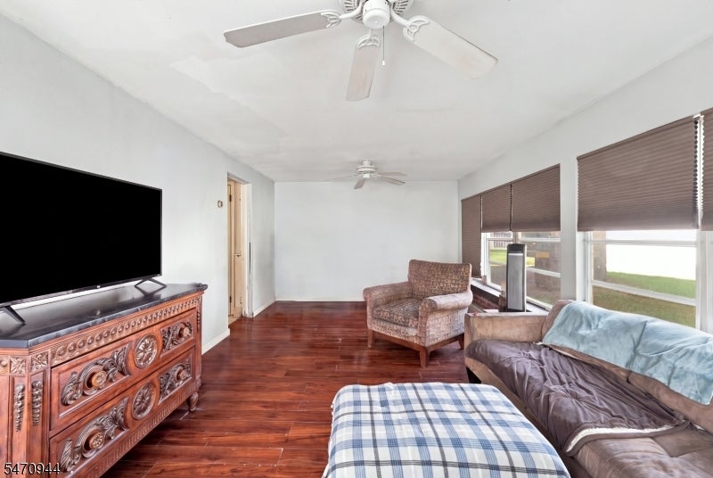 16 Hamilton Blvd