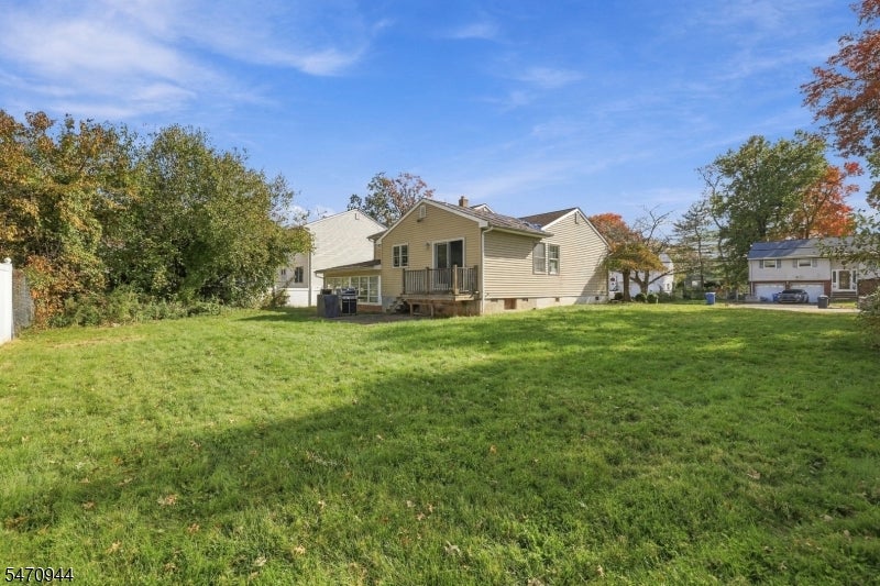 16 Hamilton Blvd