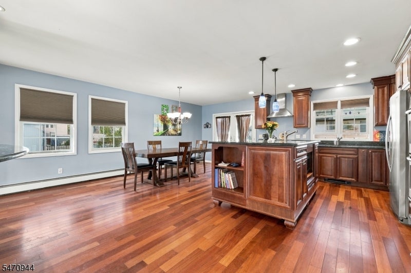 16 Hamilton Blvd