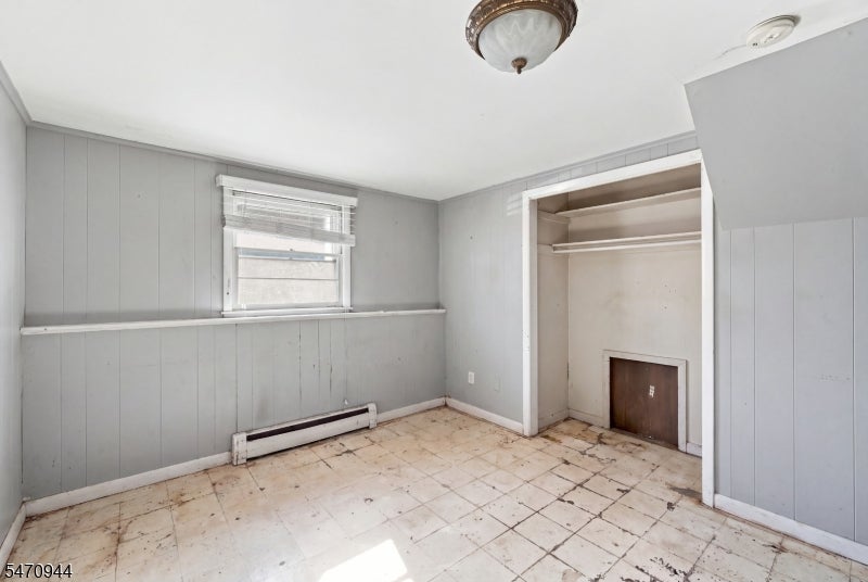 16 Hamilton Blvd