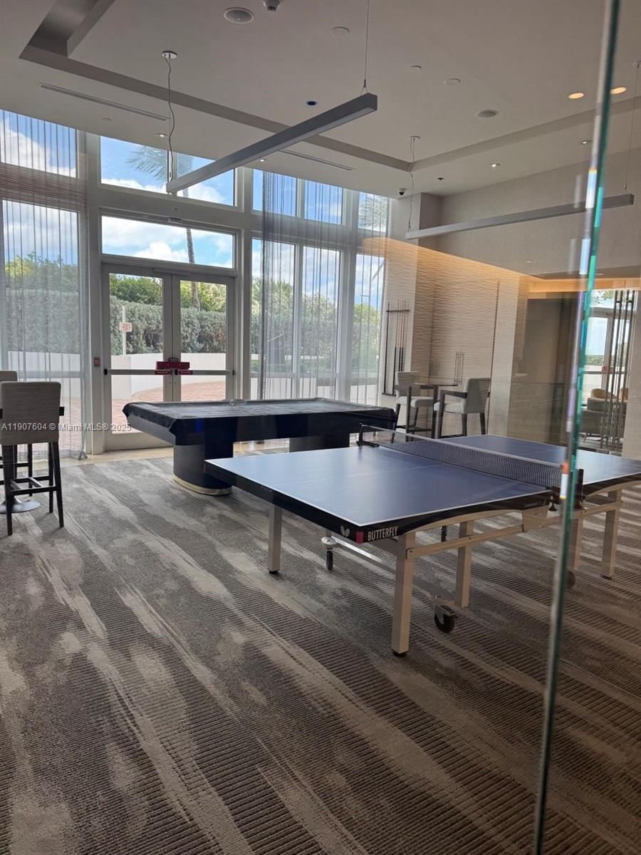 18201 Collins Ave # 1408