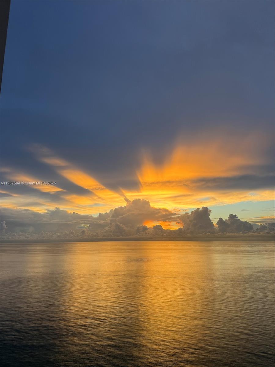 18201 Collins Ave # 1408