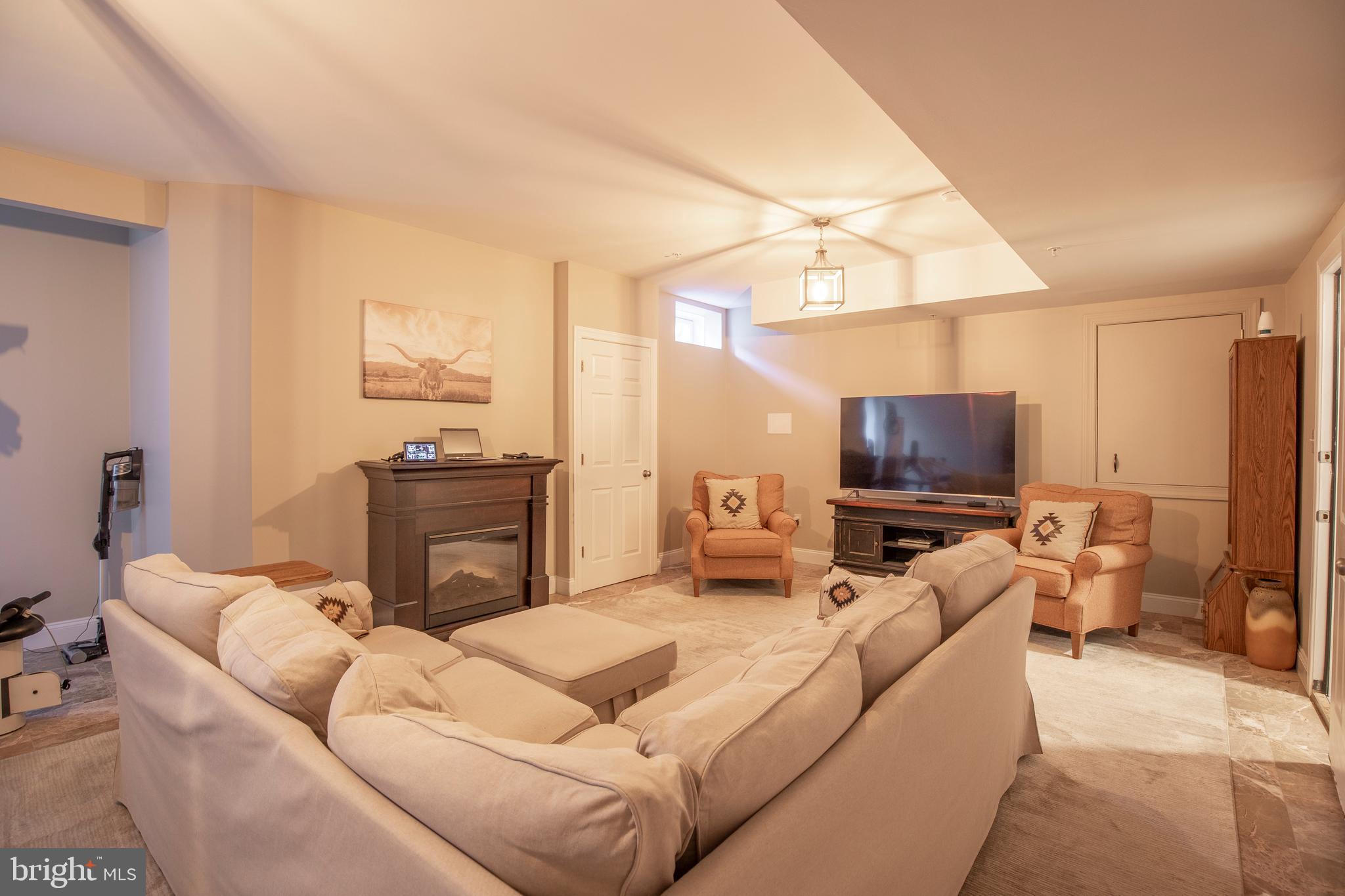 2329 ROSEMONT TERRACE