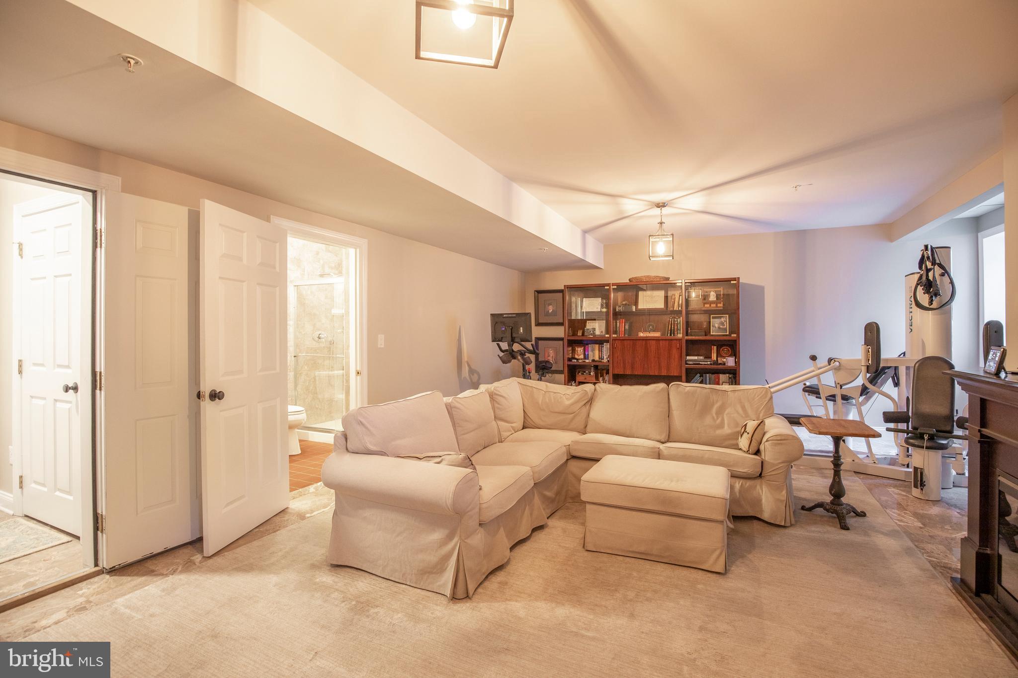 2329 ROSEMONT TERRACE