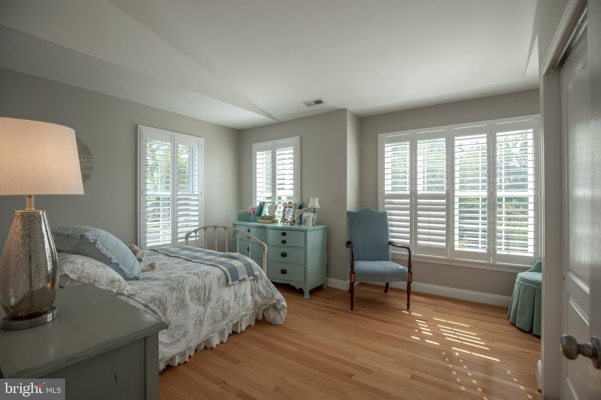 2329 ROSEMONT TERRACE