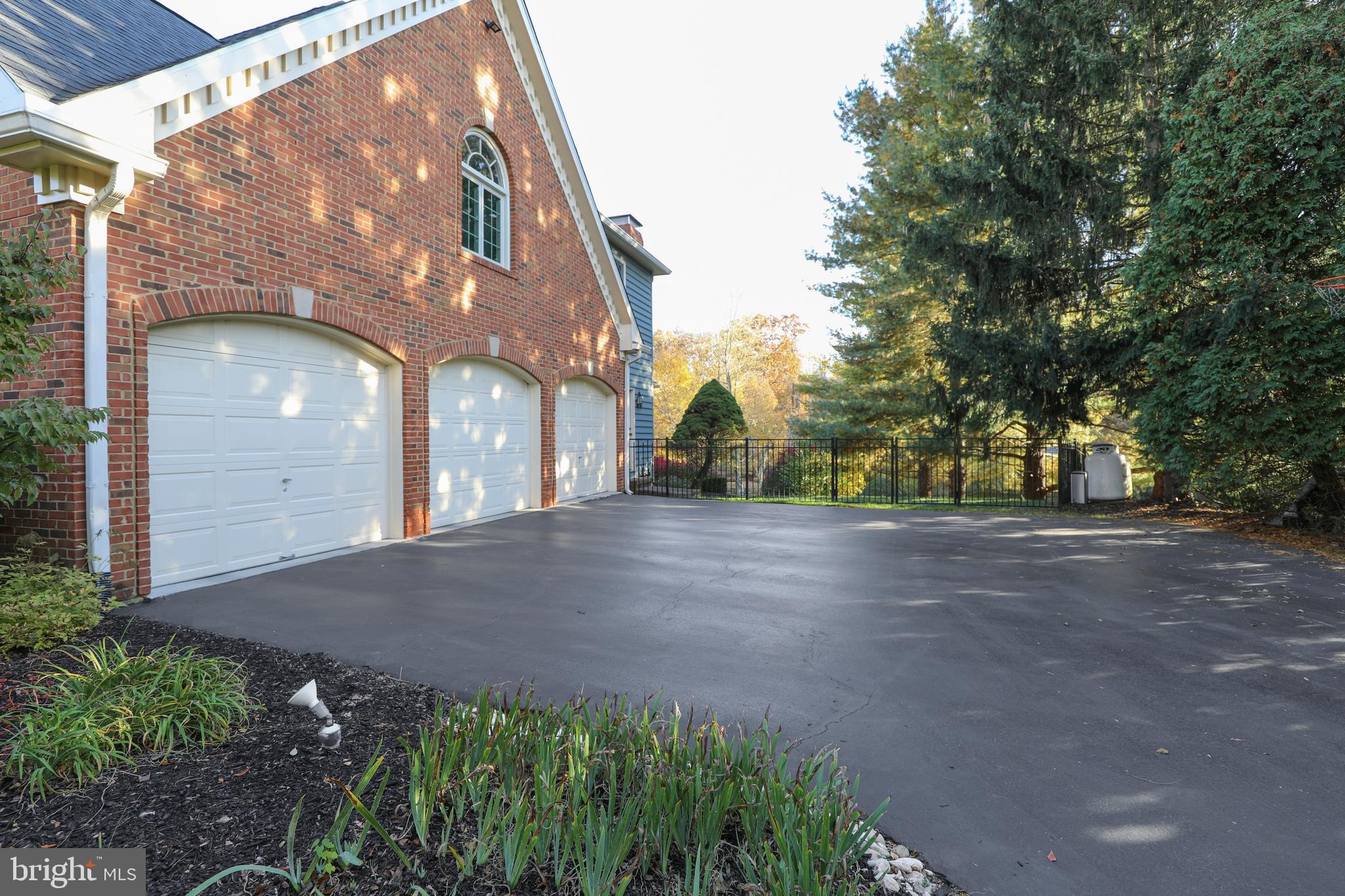 107 Whisper Wood COURT