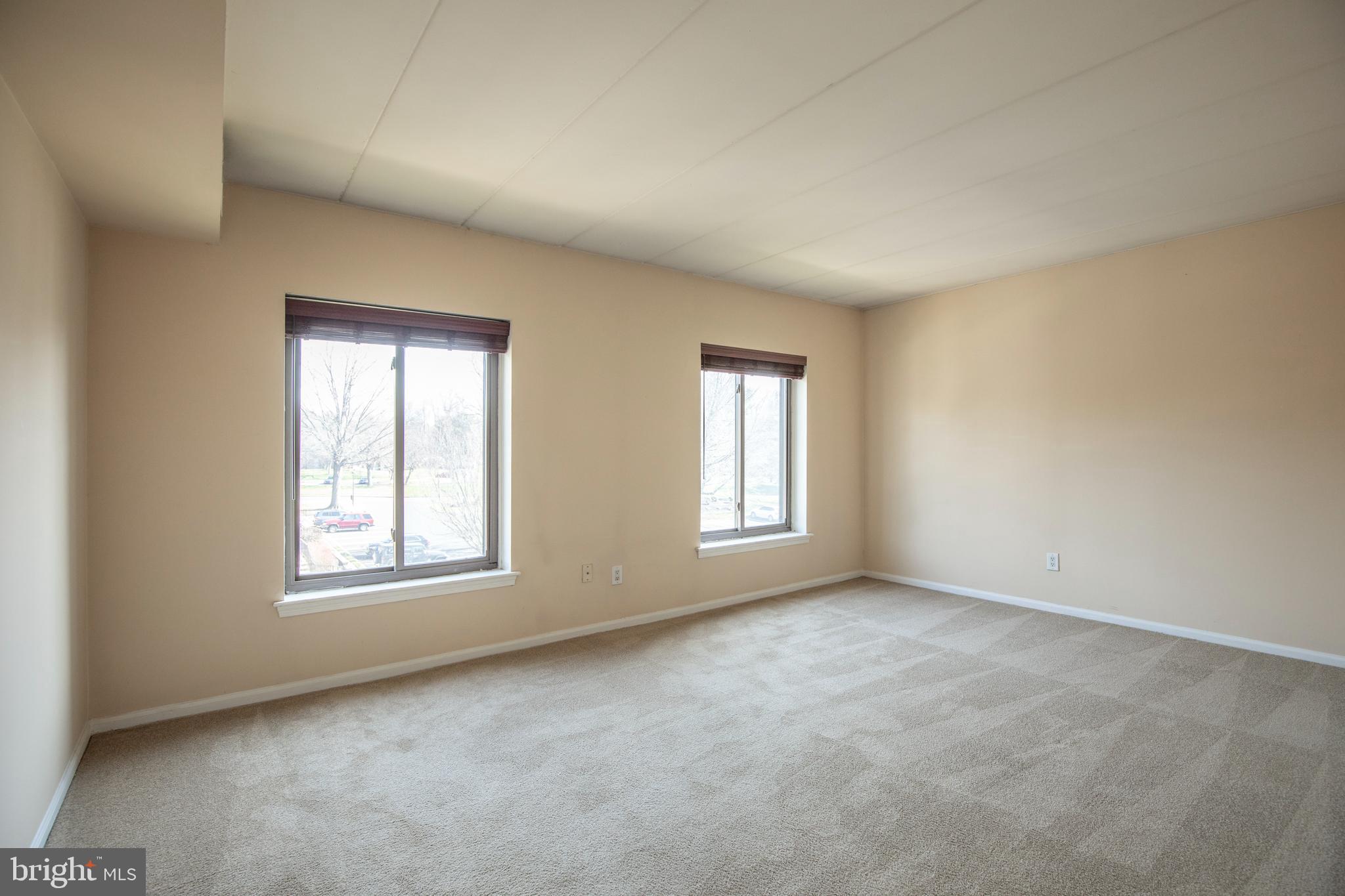 41 Oakridge Dr