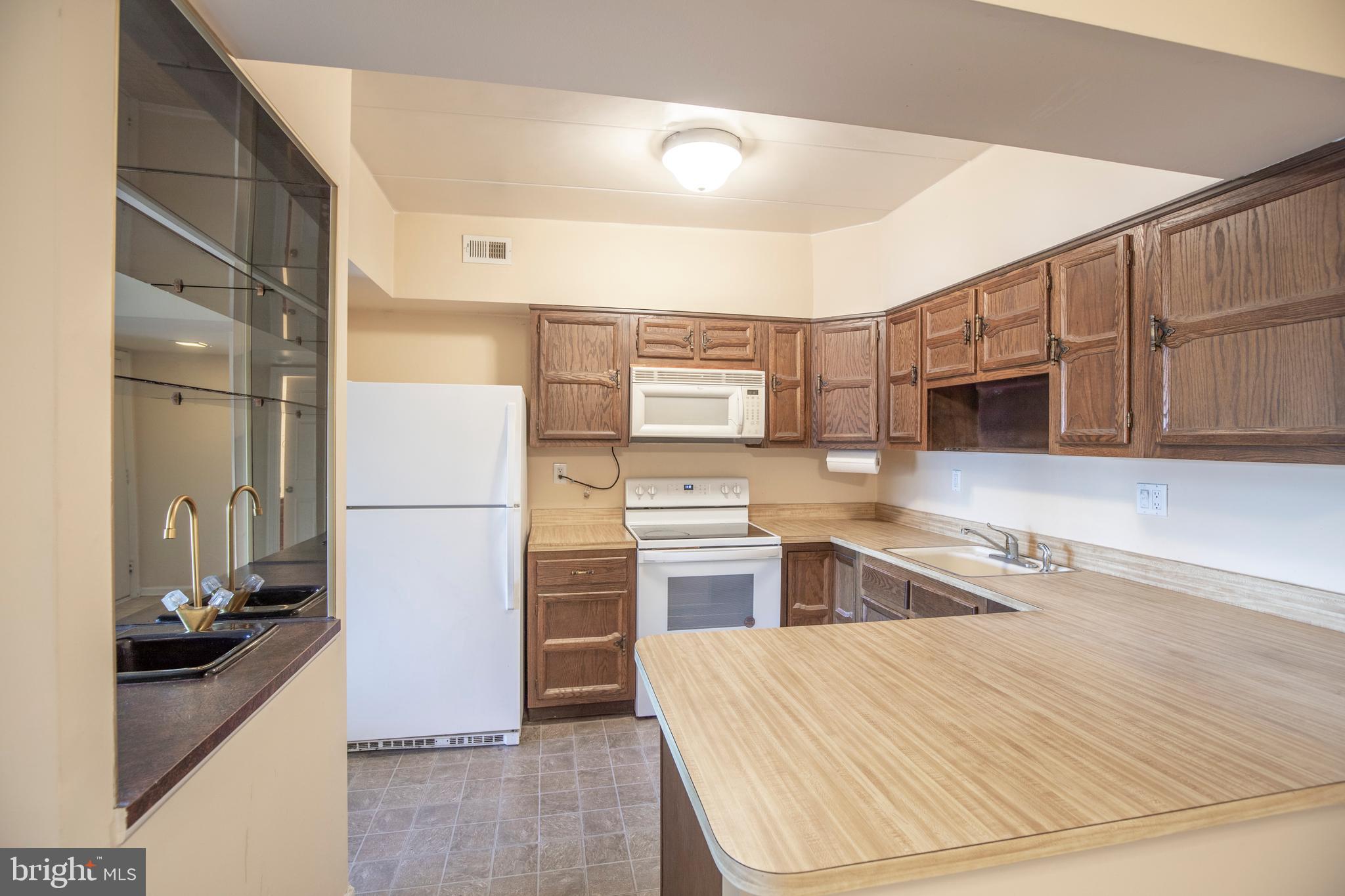 41 Oakridge Dr