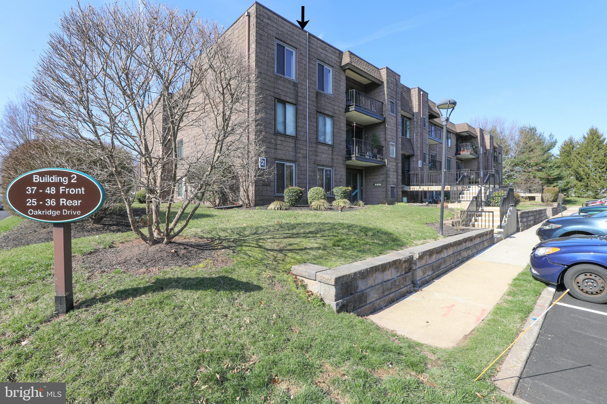 41 Oakridge Dr