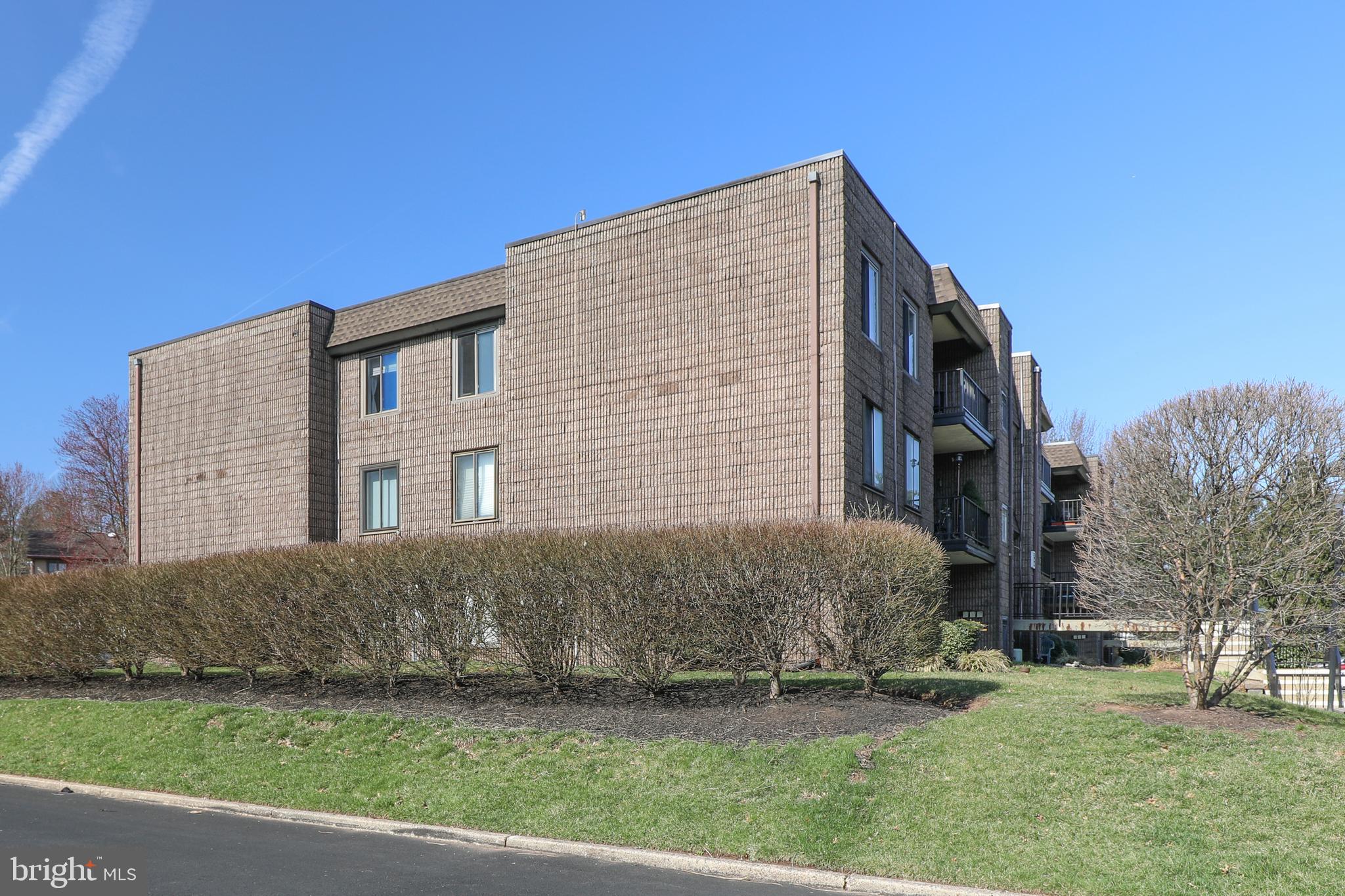 41 Oakridge Dr