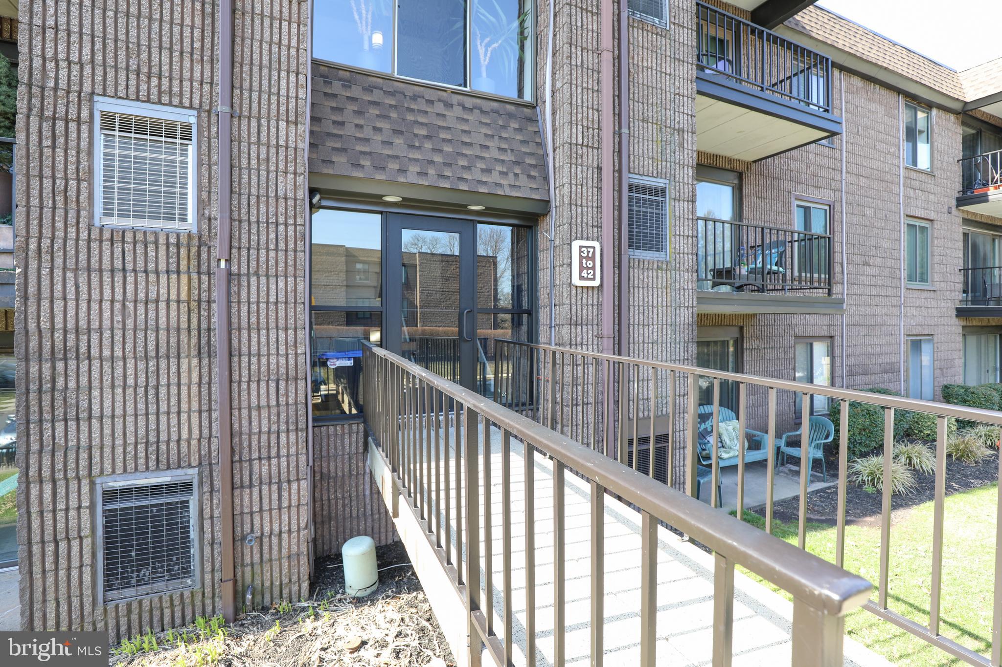 41 Oakridge Dr