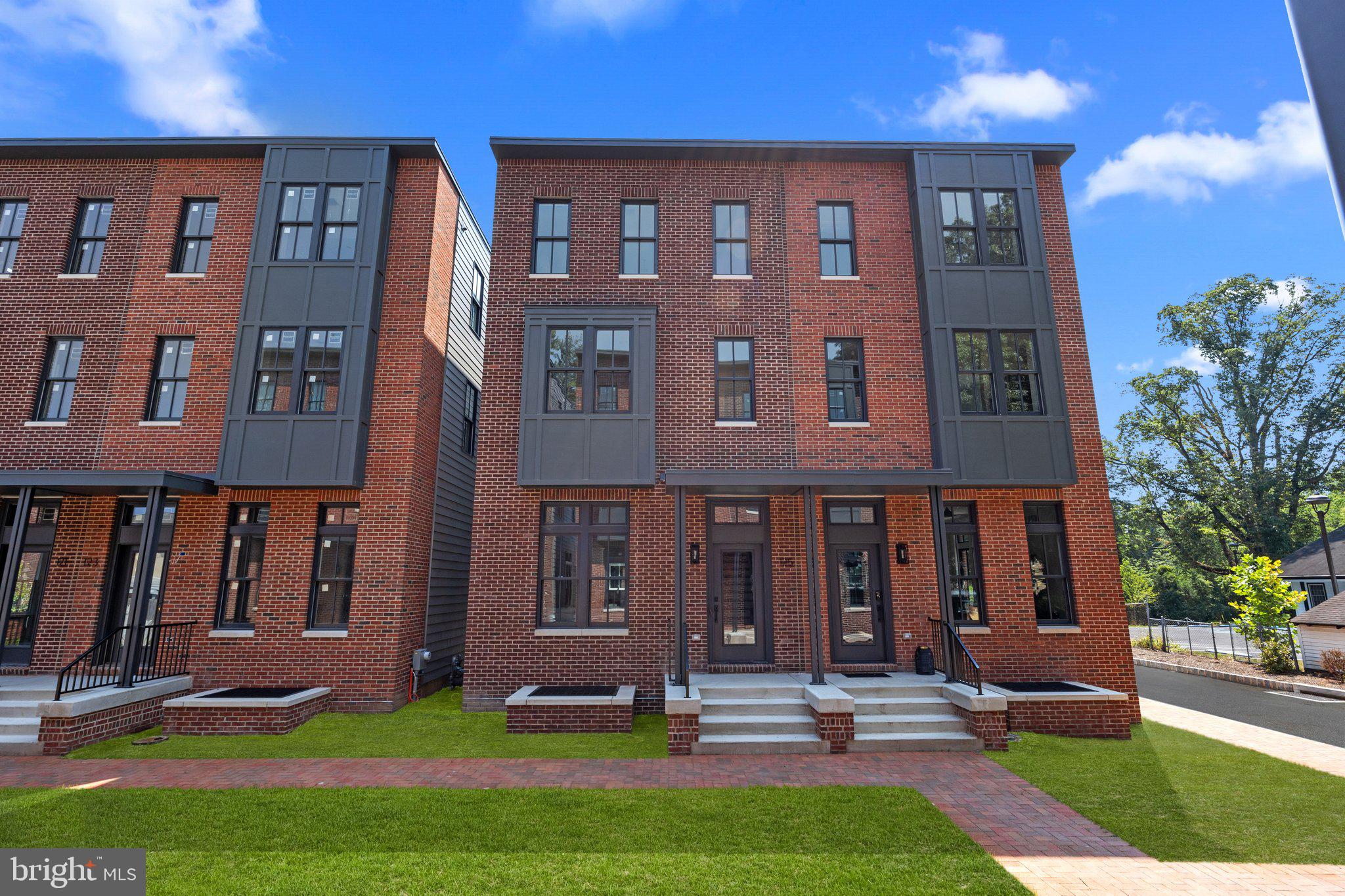 121 Thorton Lane