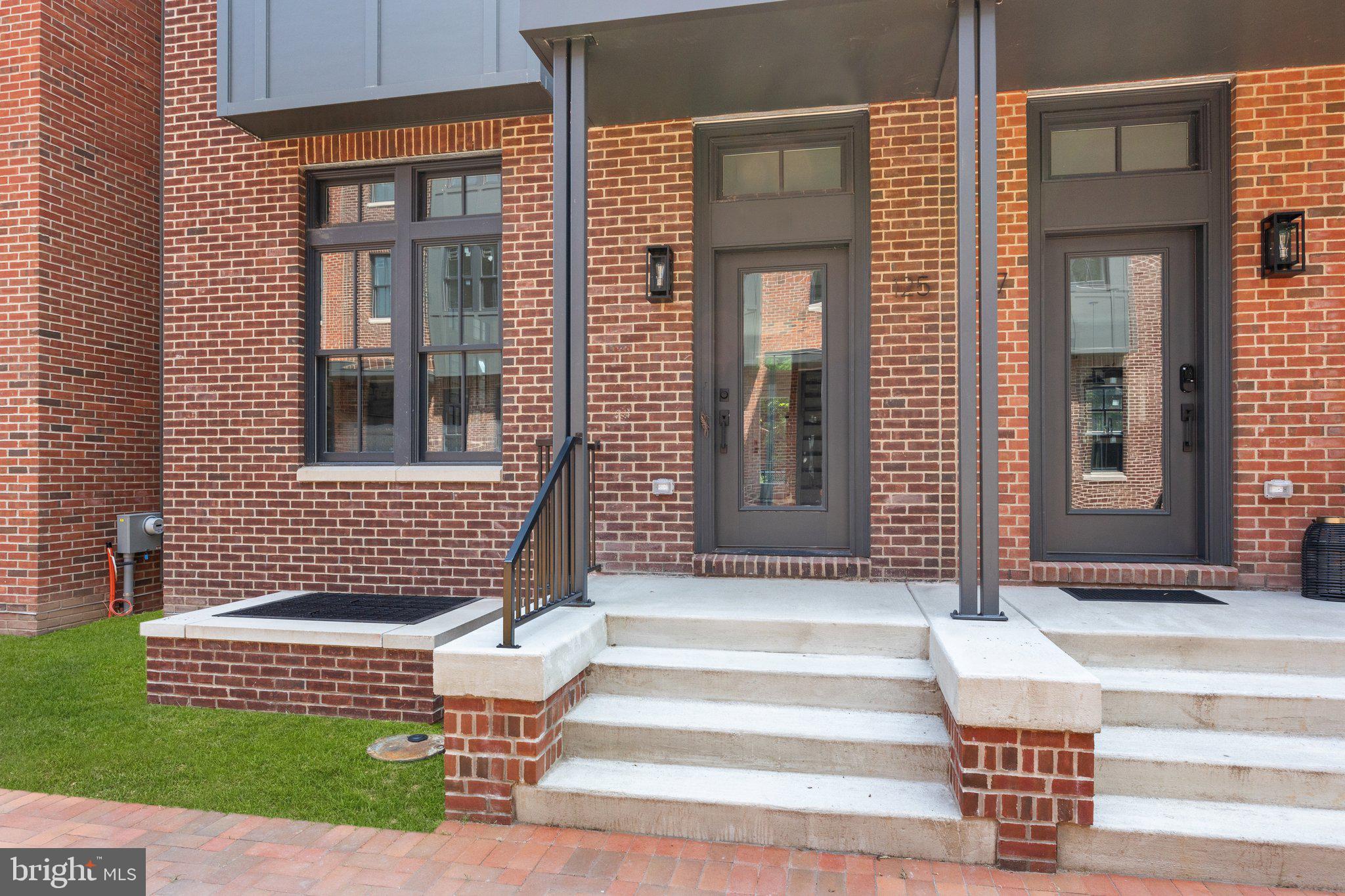 121 Thorton Lane