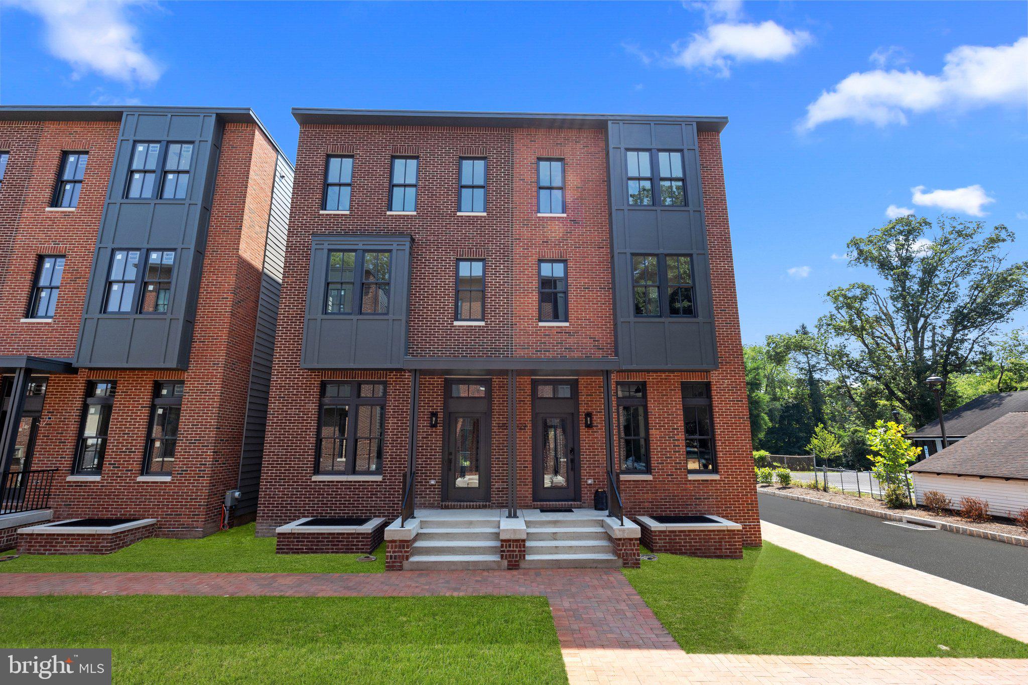 121 Thorton Lane