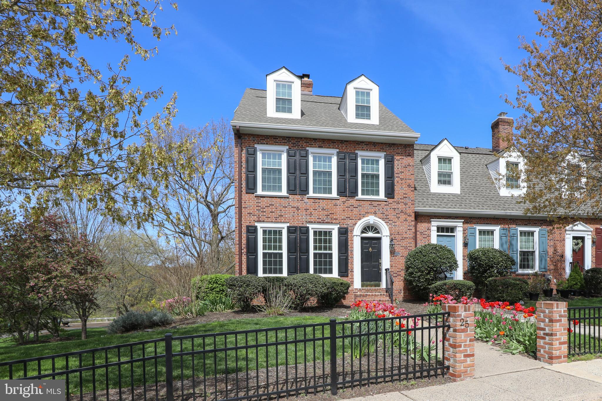 25 Commanders Dr #46