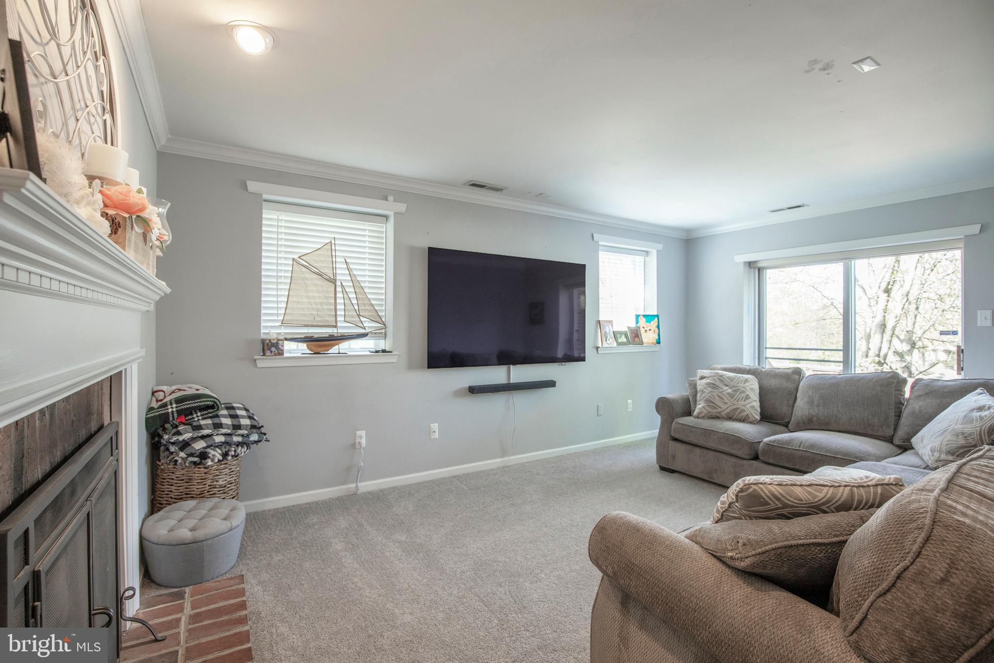 25 Commanders Dr #46