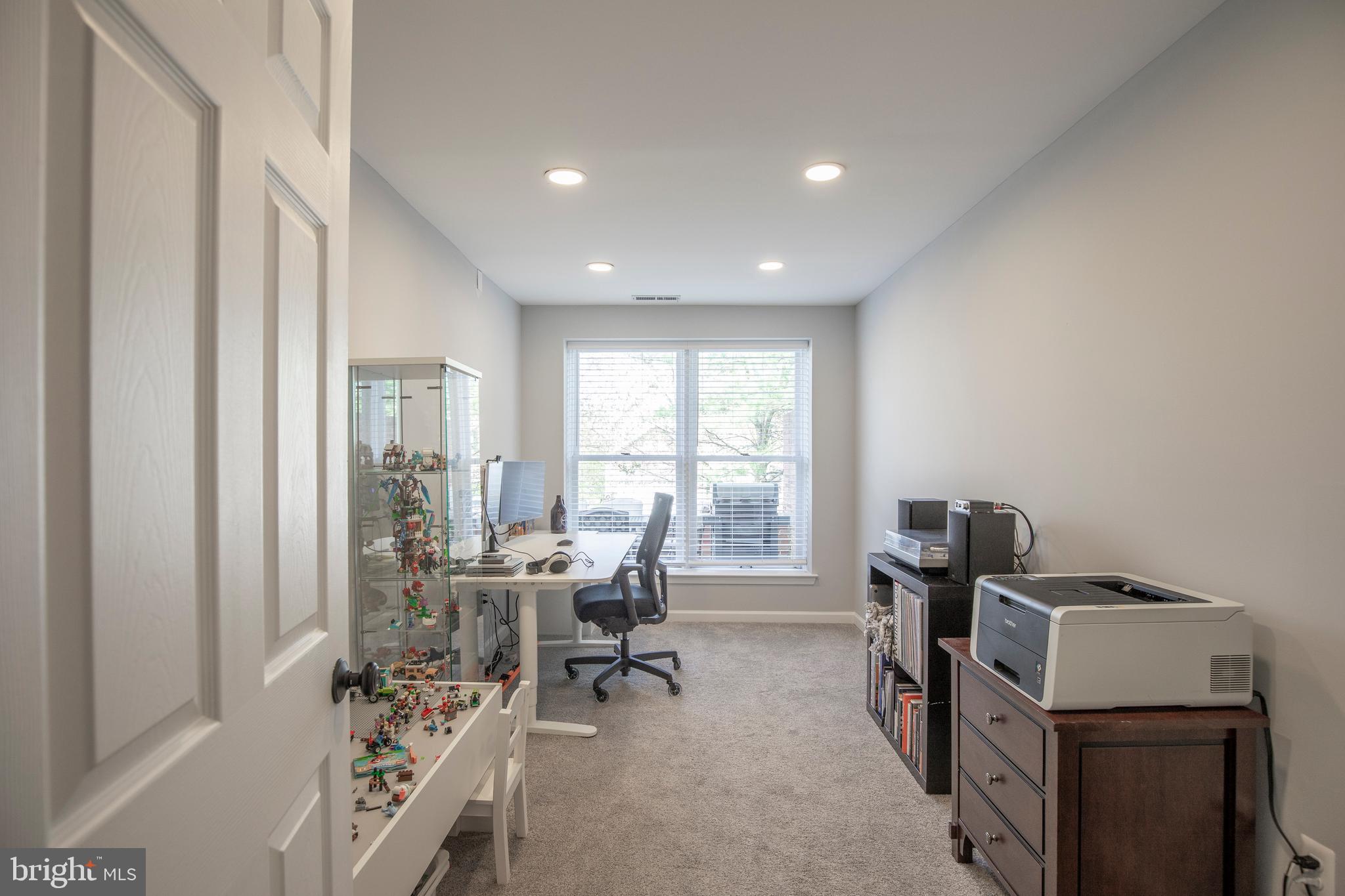 25 Commanders Dr #46