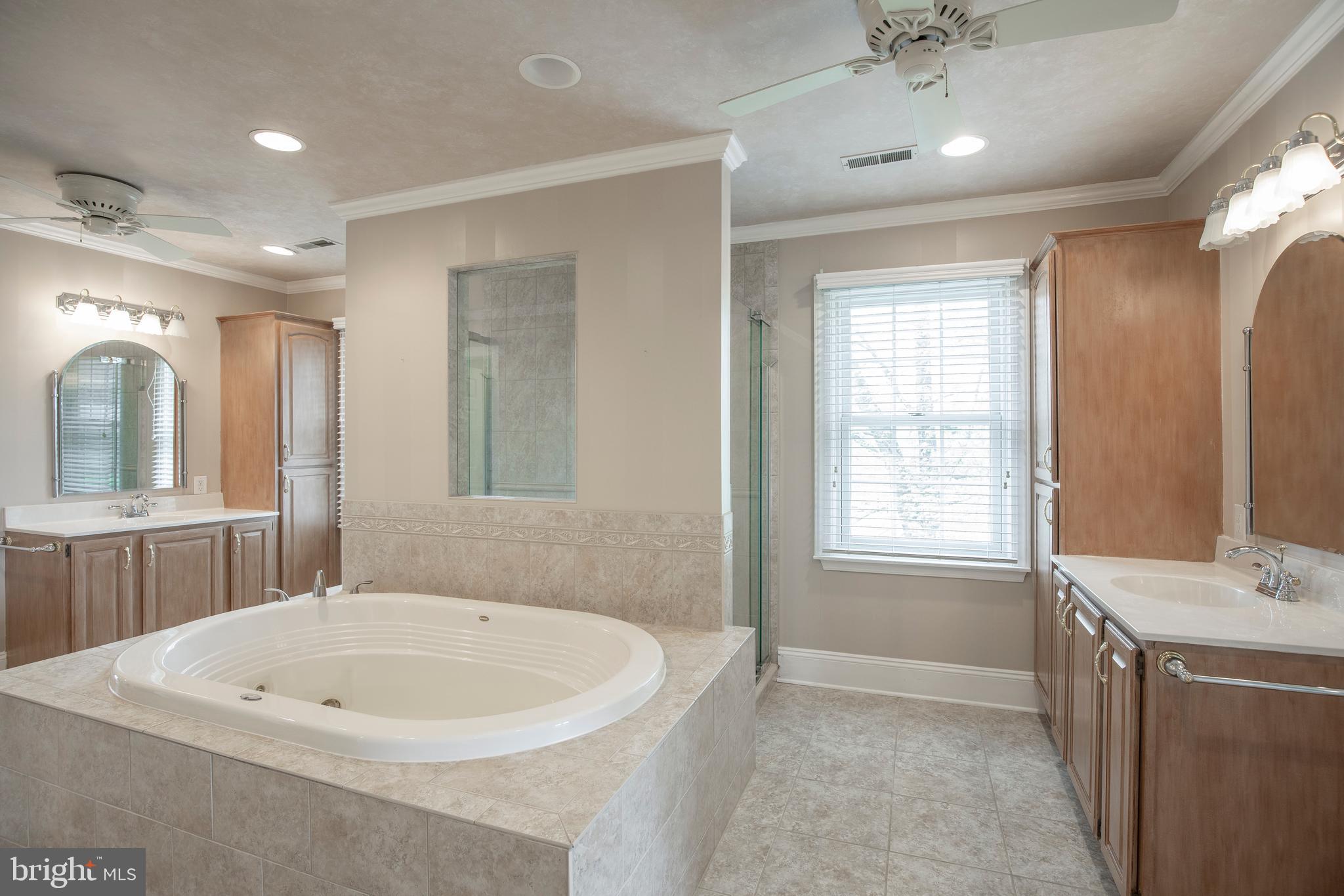 4 Bayshore Dr