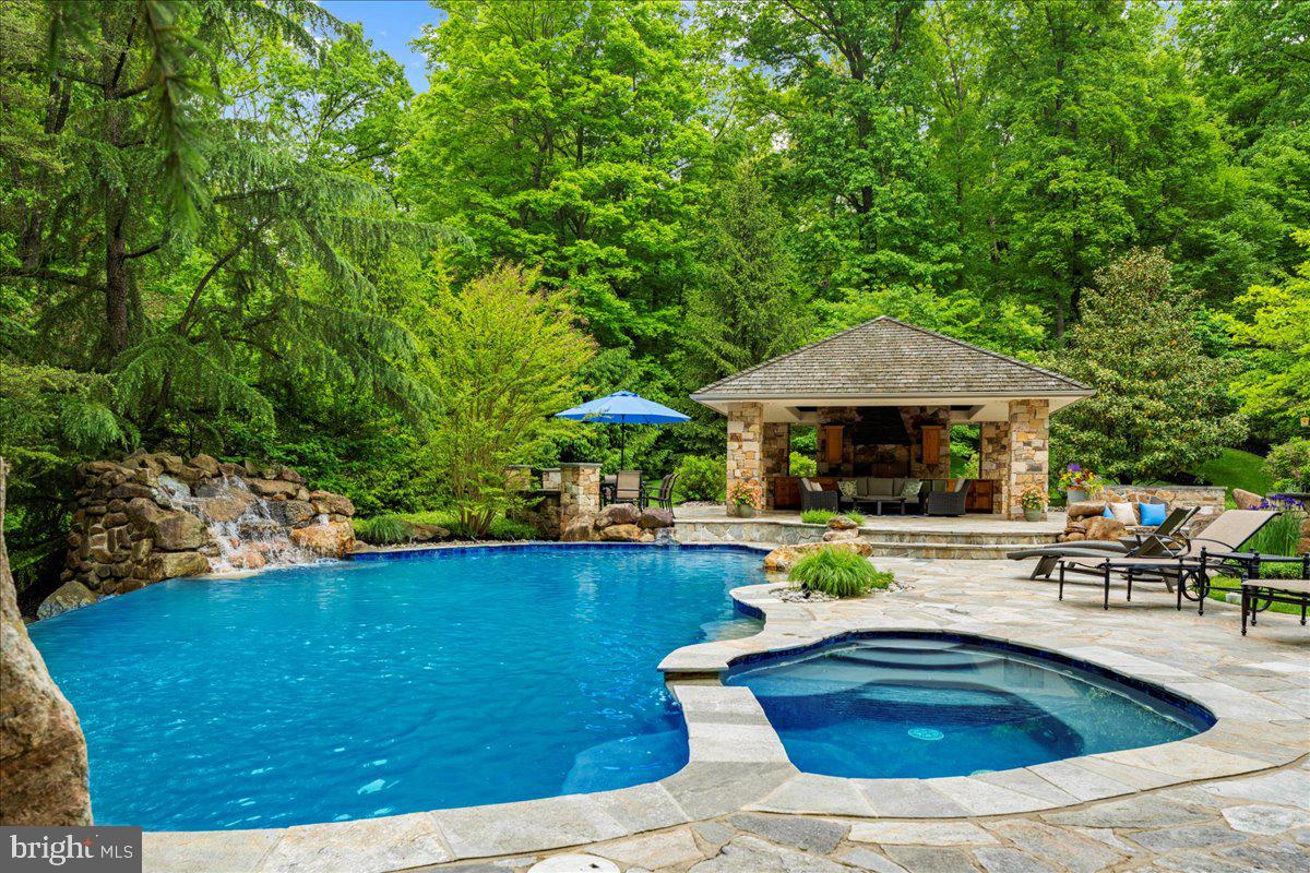 22 Great Hills Rd