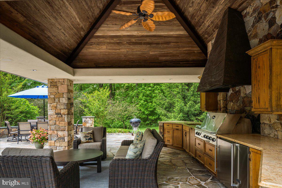 22 Great Hills Rd