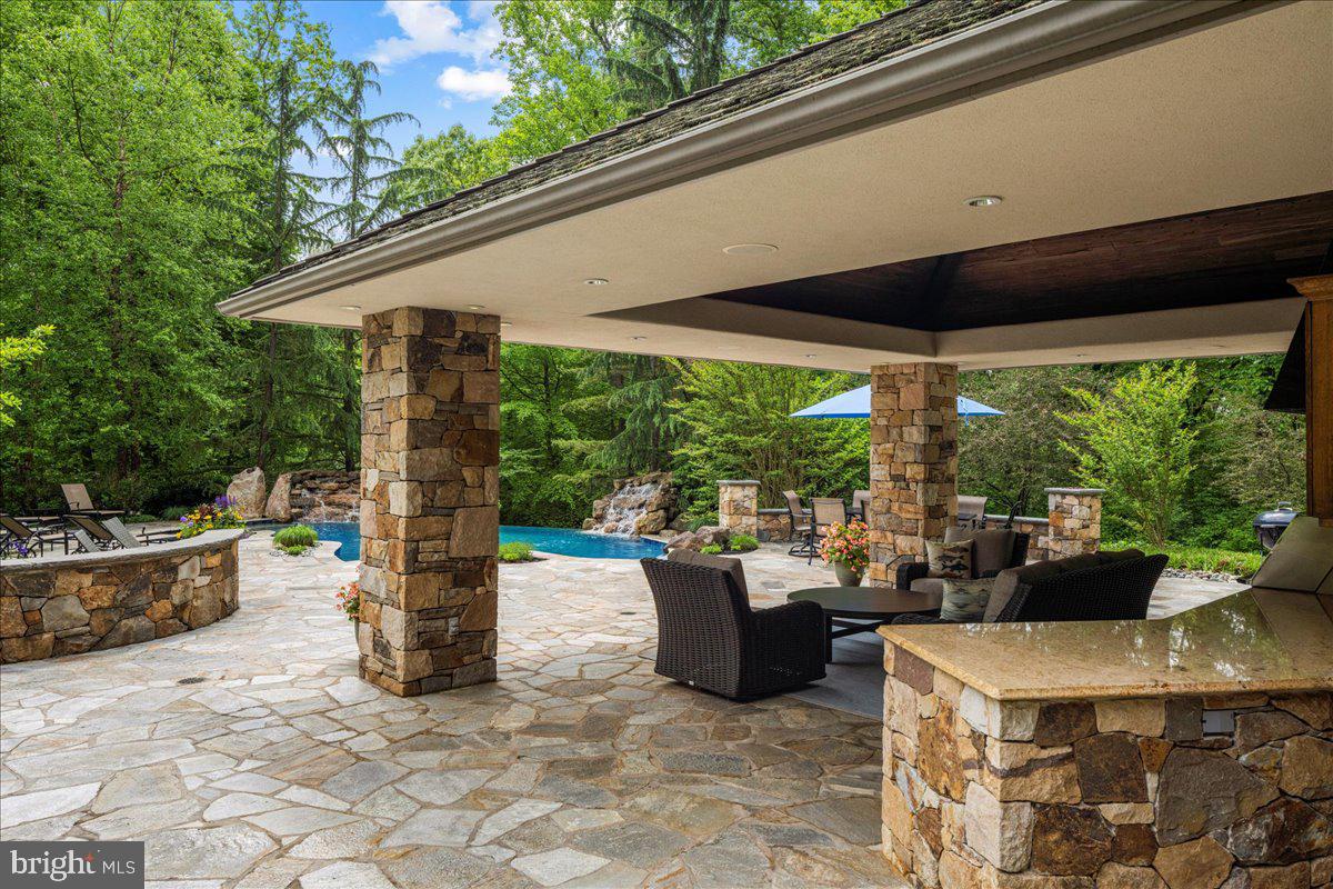 22 Great Hills Rd