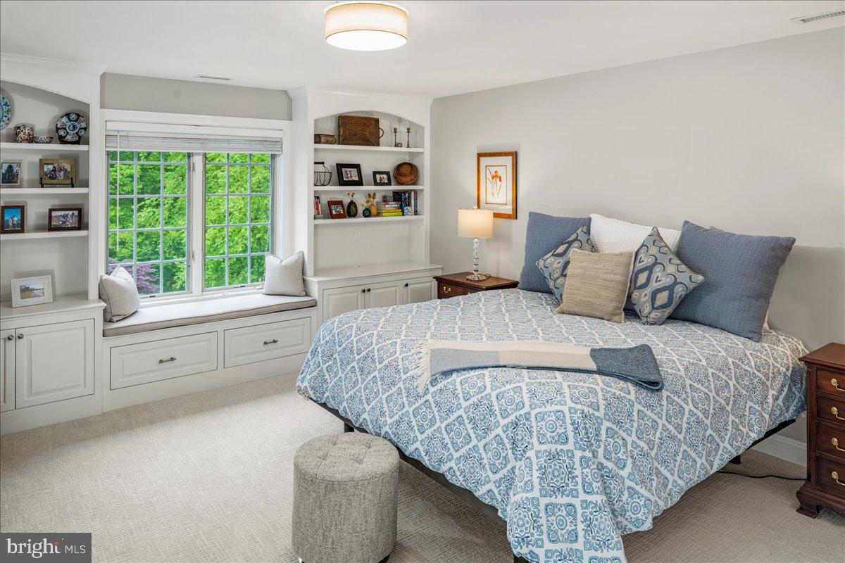 22 Great Hills Rd