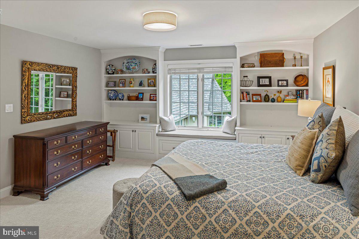 22 Great Hills Rd