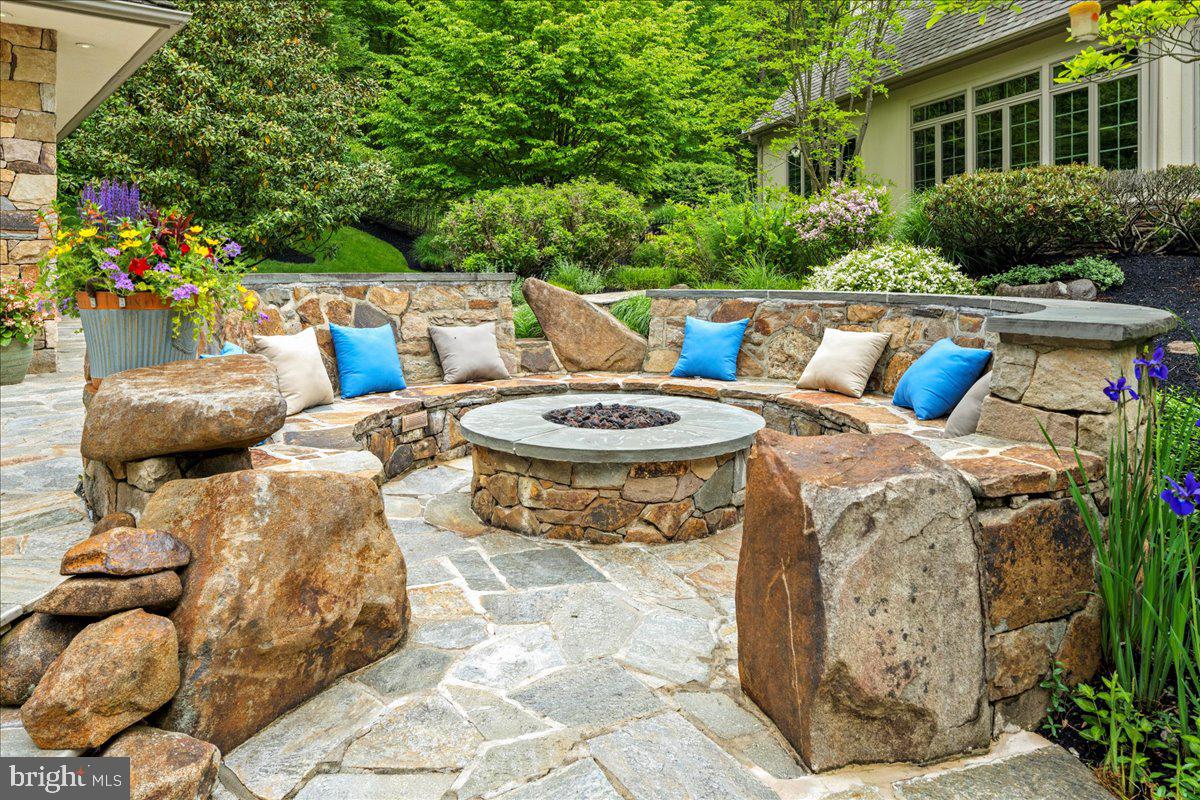 22 Great Hills Rd