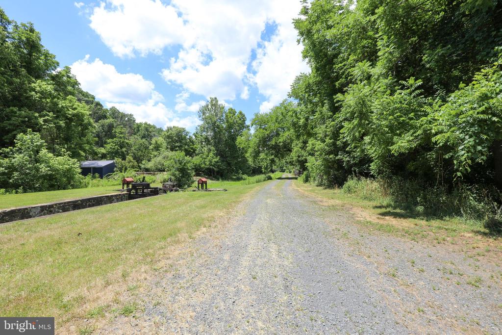 4731 River Rd
