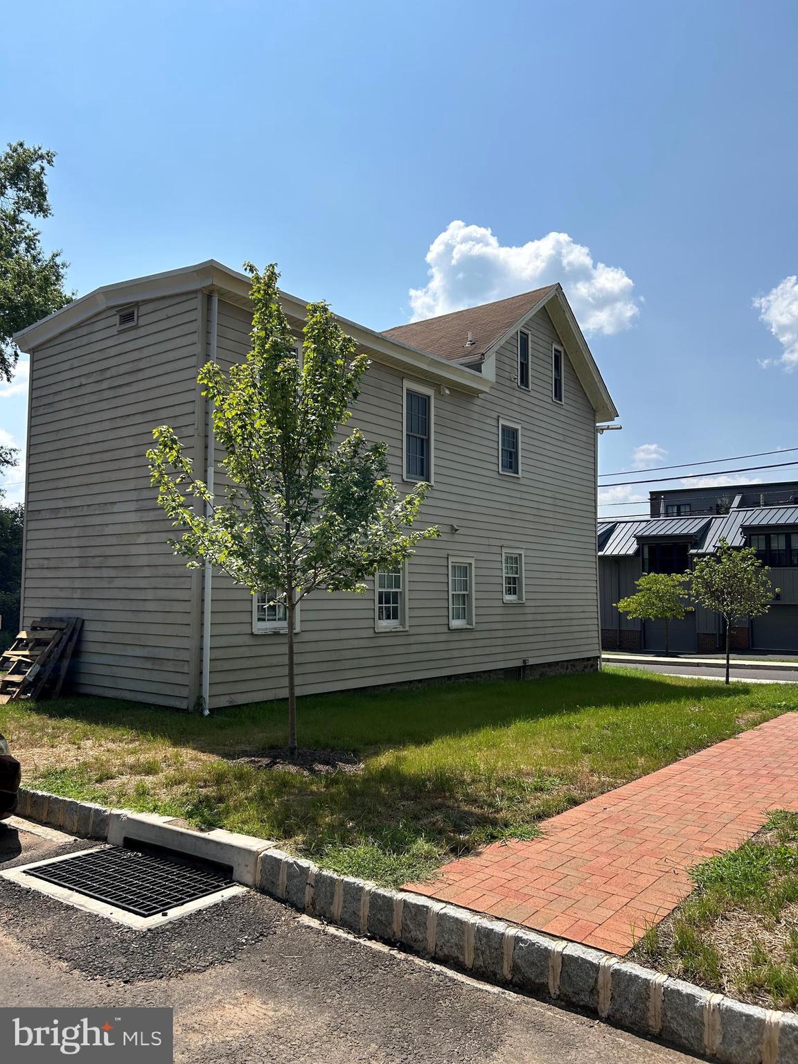 211 Court St