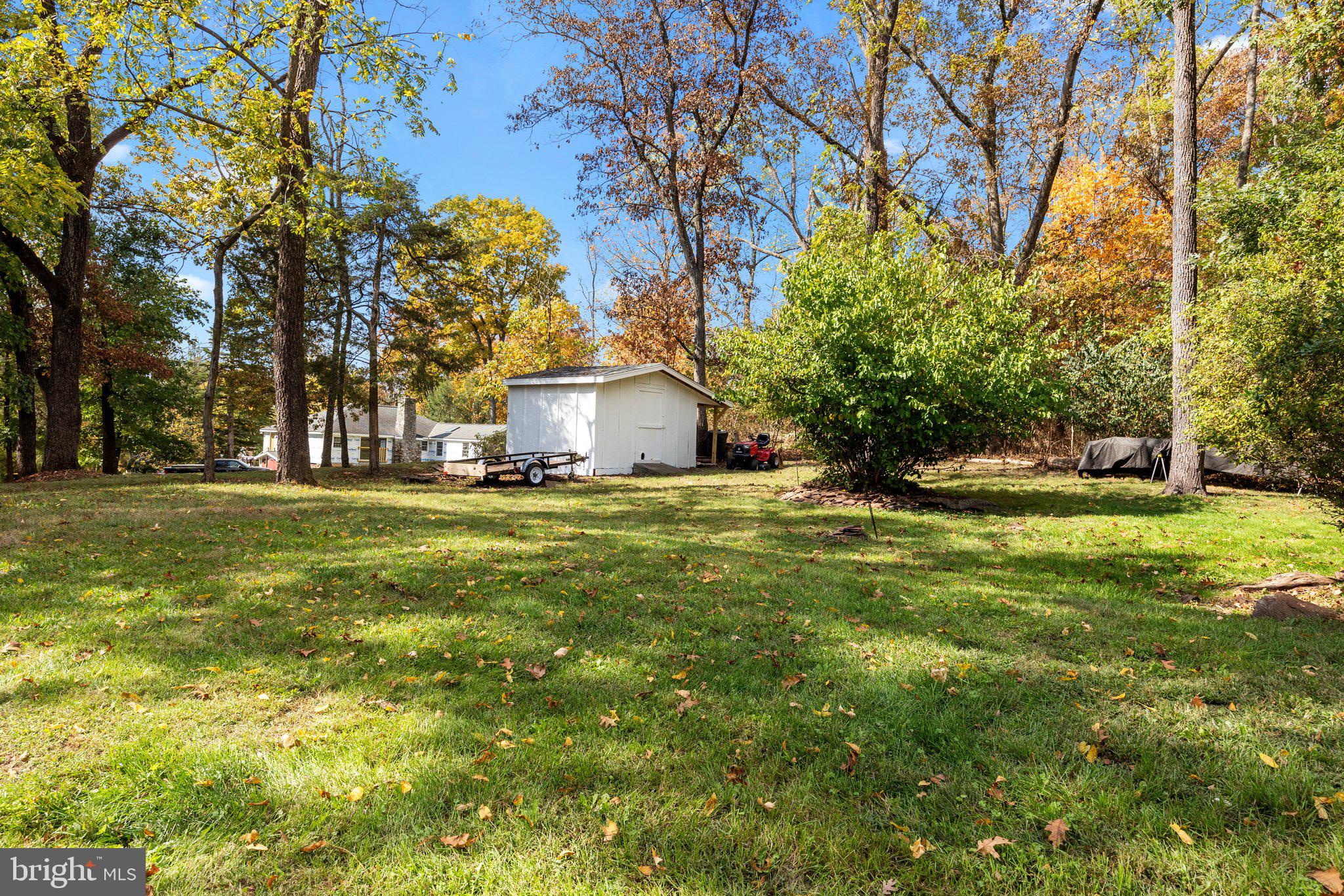 25 Hickory Ln