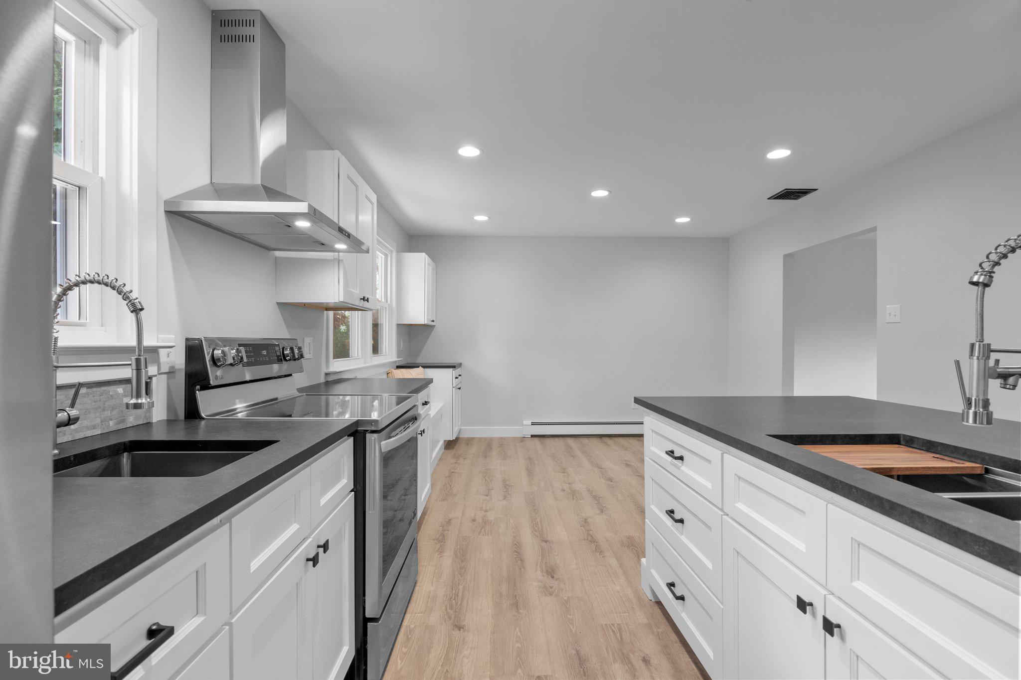 25 Hickory Ln