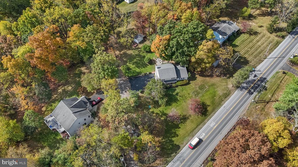 25 Hickory Ln