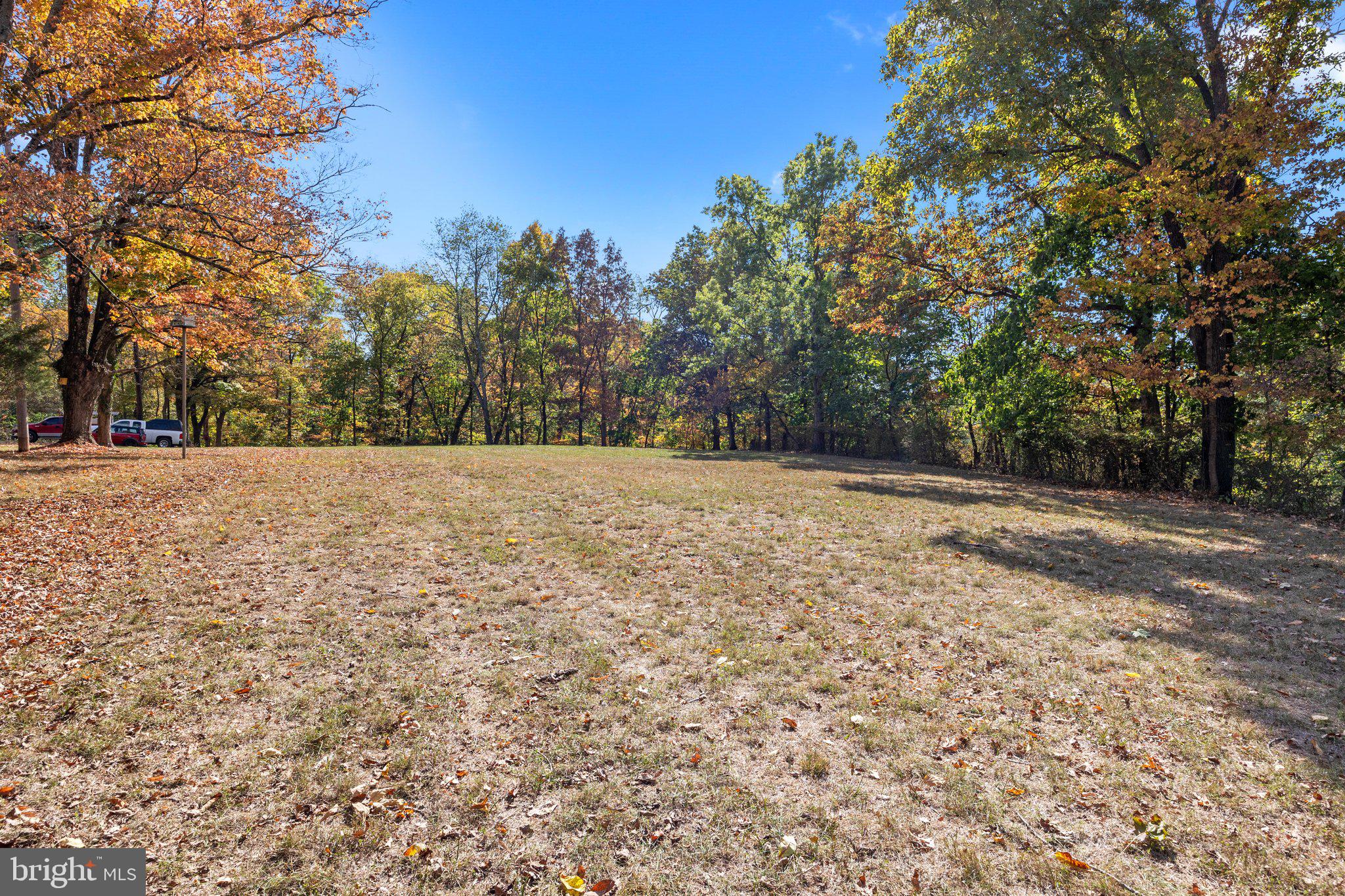 25 Hickory Ln