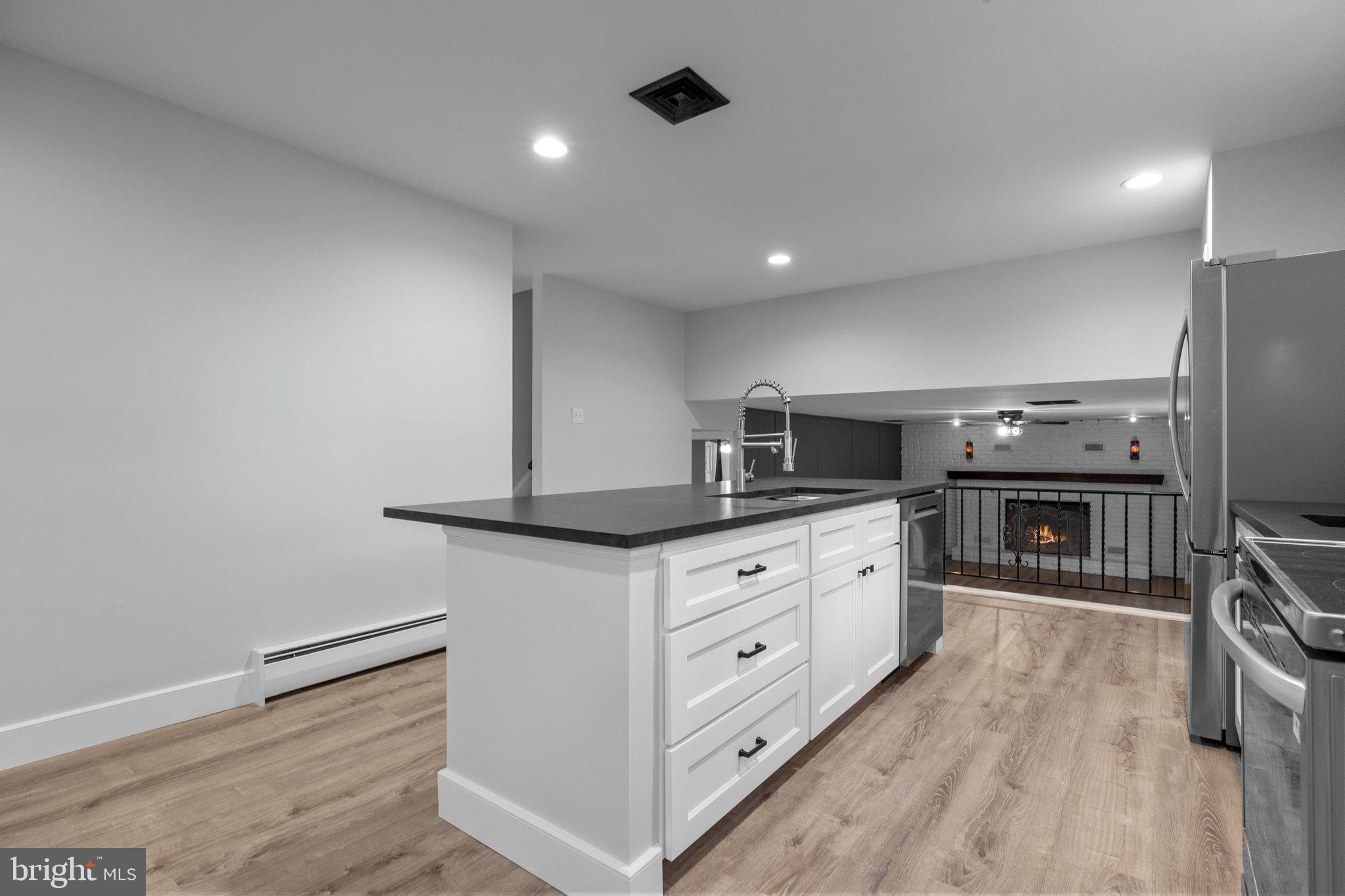 25 Hickory Ln