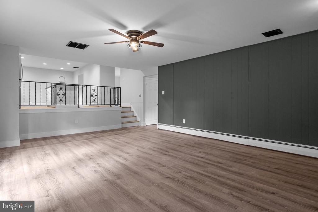 25 Hickory Ln