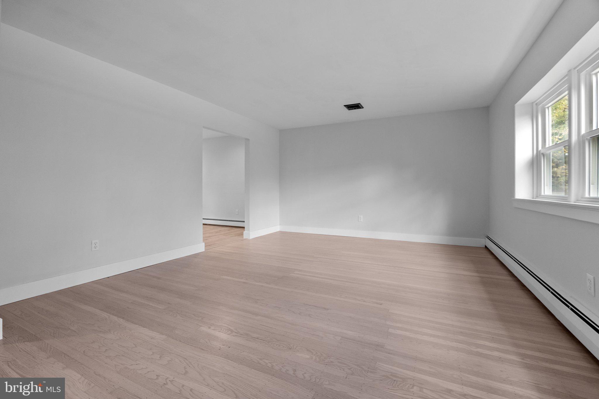 25 Hickory Ln