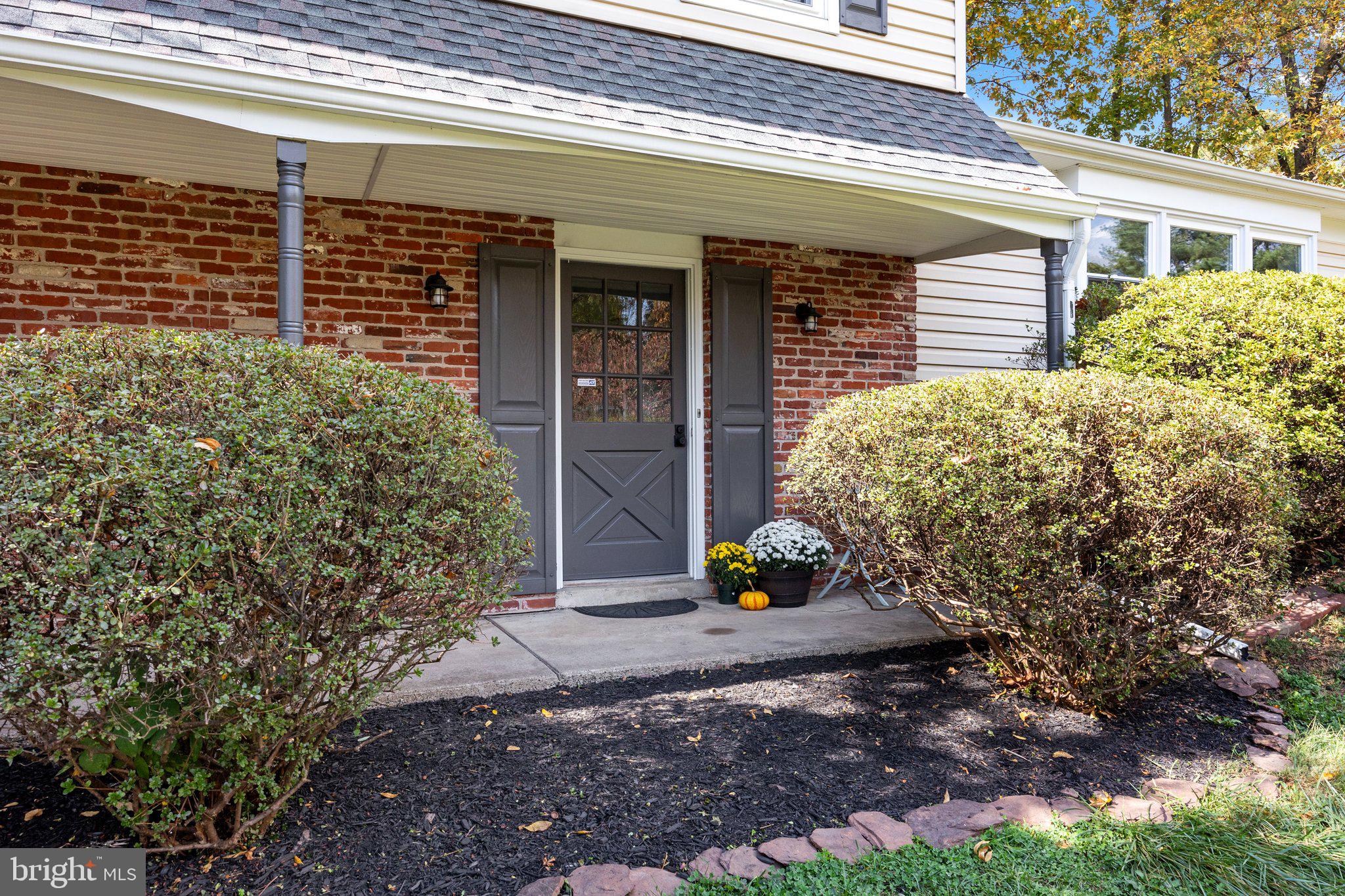 25 Hickory Ln