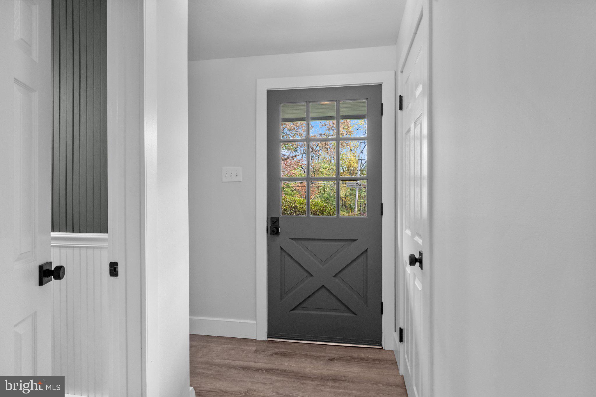 25 Hickory Ln