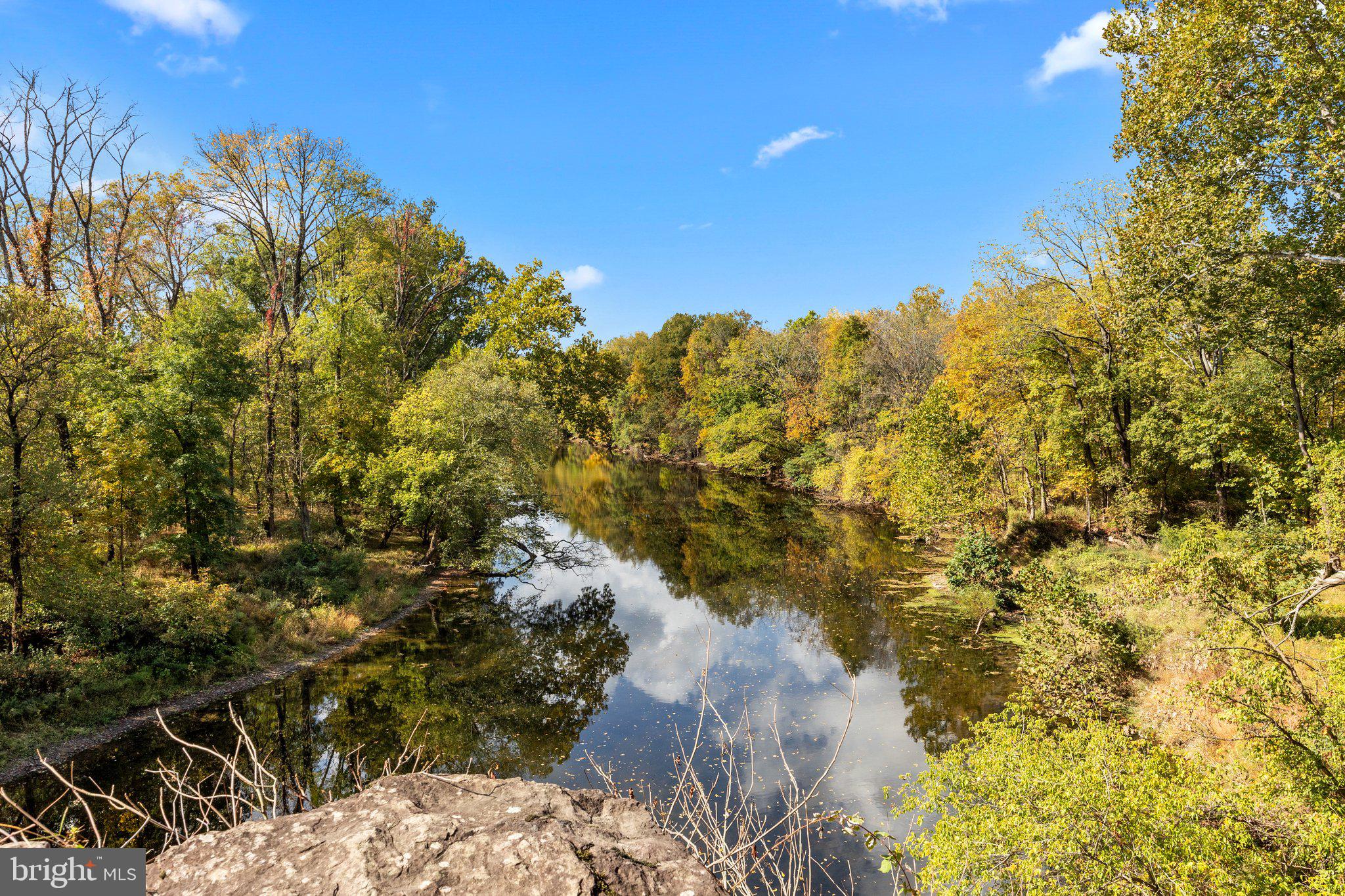 25 Hickory Ln