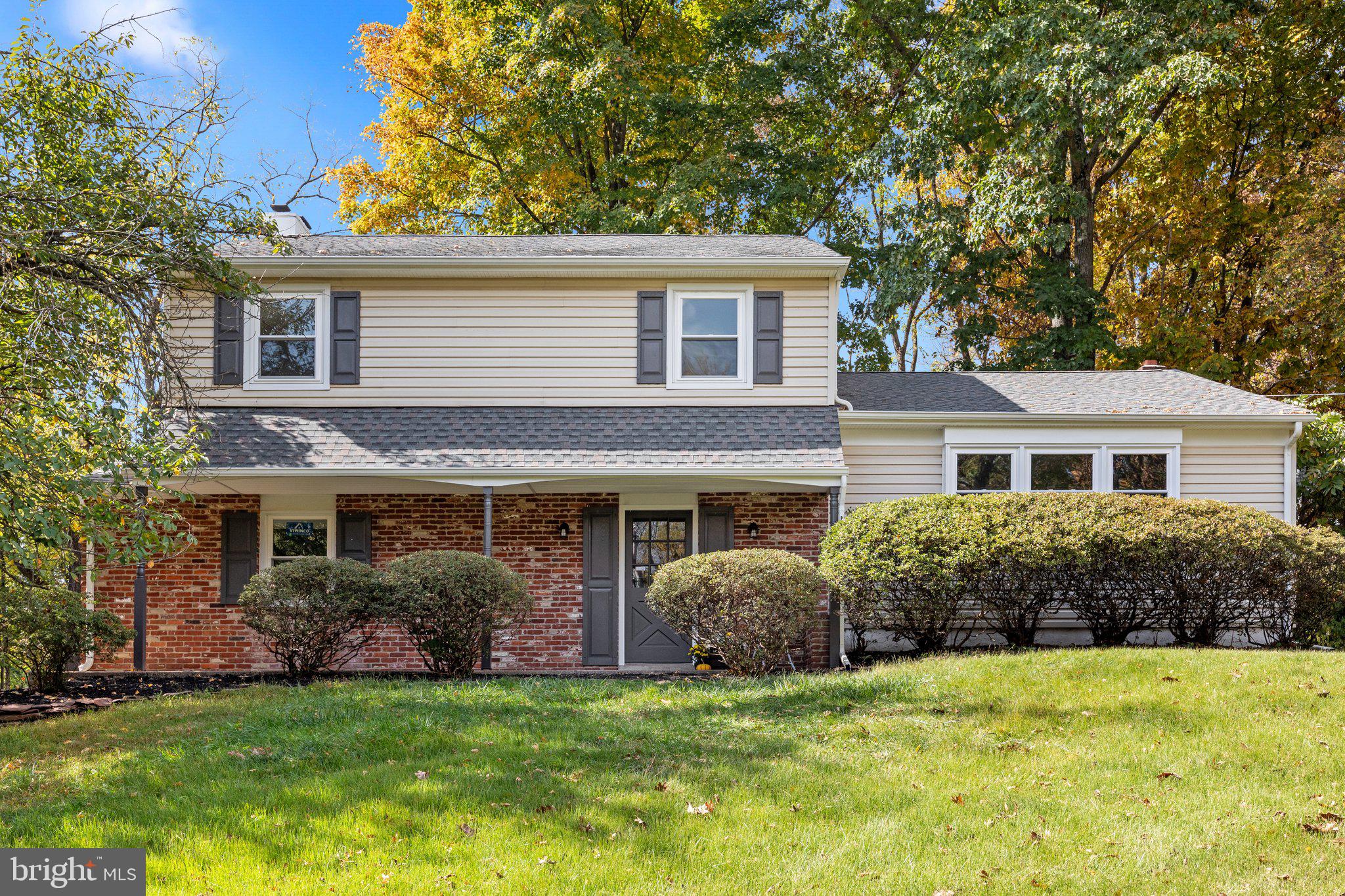25 Hickory Ln