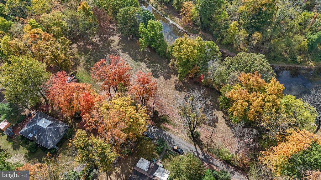 25 Hickory Ln