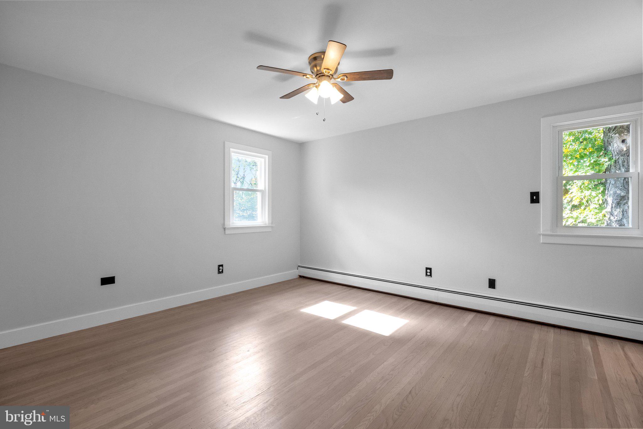 25 Hickory Ln