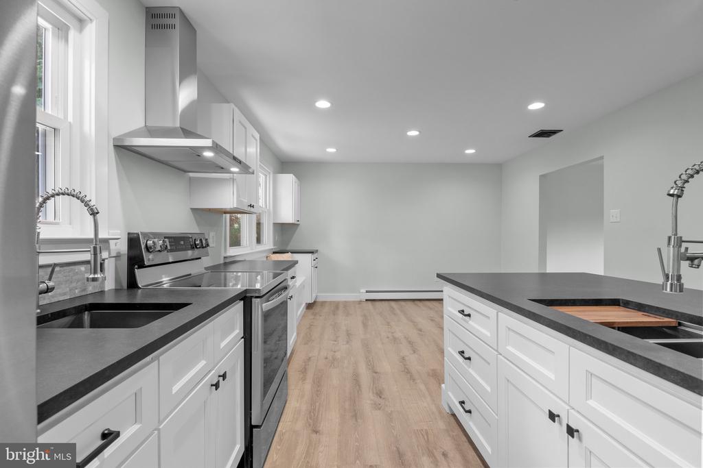 25 Hickory Ln