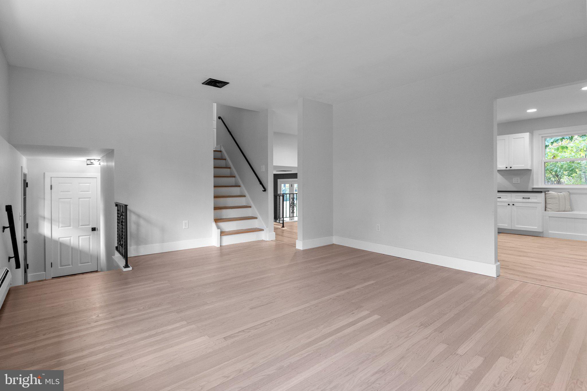 25 Hickory Ln